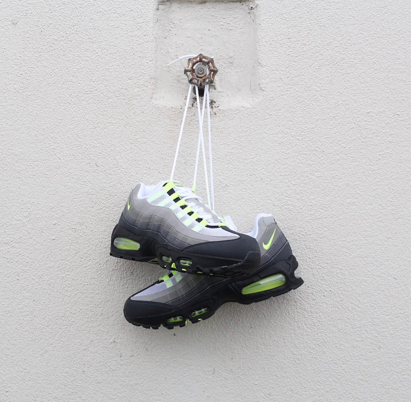 Air Max 95 Big Bubble “Neon”: The Return of a Streetwear Icon